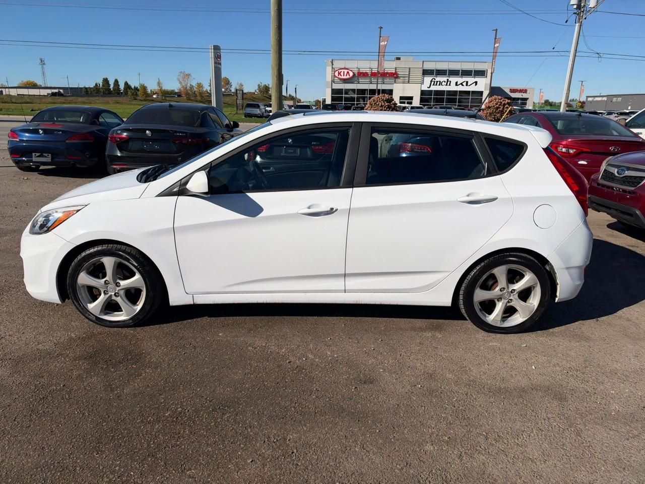 2017 Hyundai Accent SE, SUNROOF, ALLOYS, WINTER TIRES, CERTIFIED Photo5