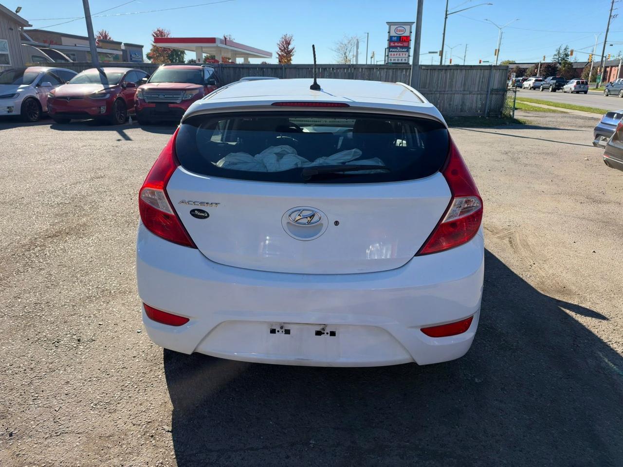 2017 Hyundai Accent SE, SUNROOF, ALLOYS, WINTER TIRES, CERTIFIED Photo