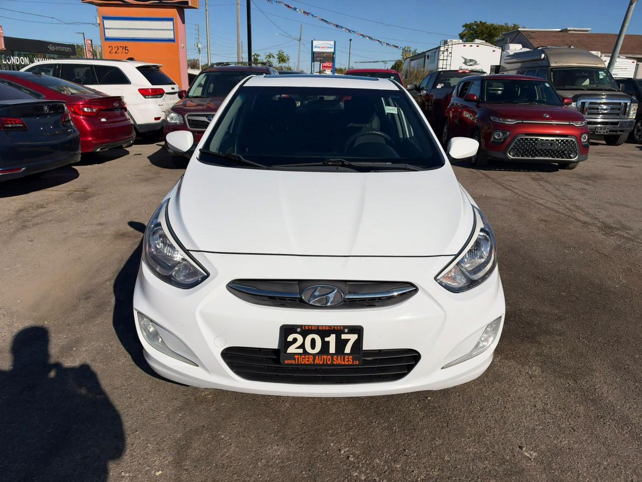 2017 Hyundai Accent SE, SUNROOF, ALLOYS, WINTER TIRES, CERTIFIED Photo