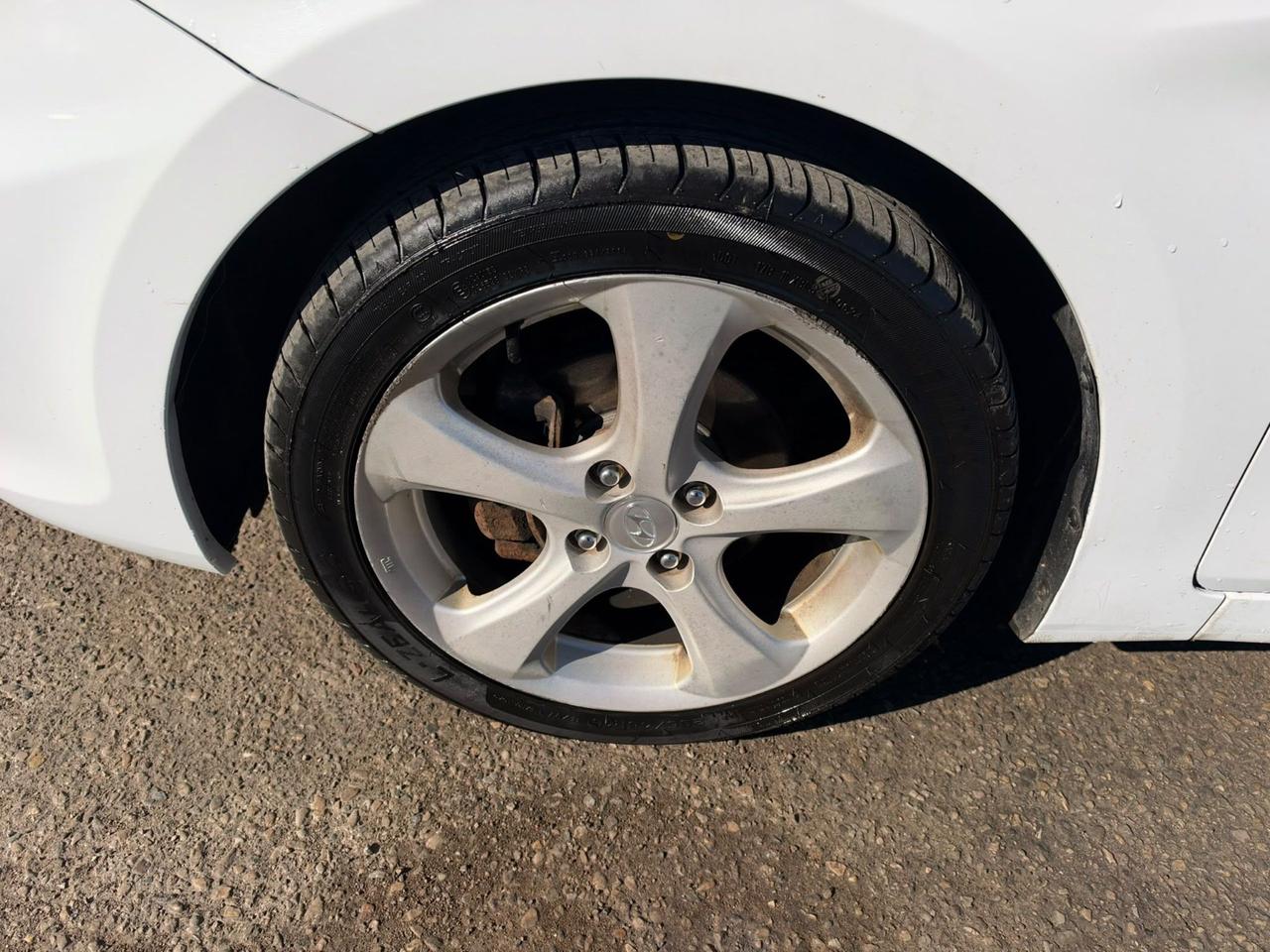 2017 Hyundai Accent SE, SUNROOF, ALLOYS, WINTER TIRES, CERTIFIED Photo