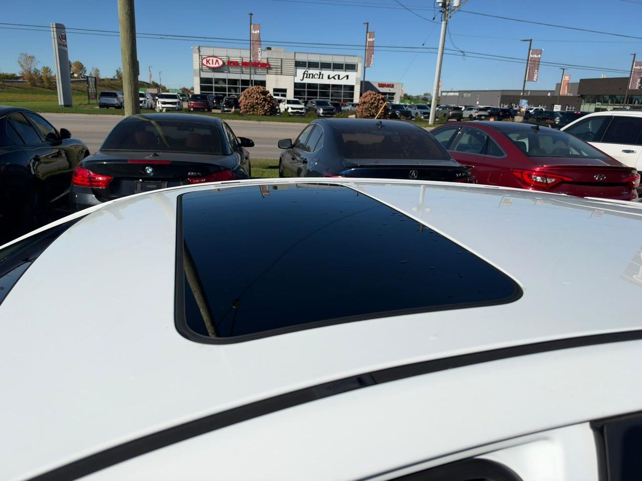 2017 Hyundai Accent SE, SUNROOF, ALLOYS, WINTER TIRES, CERTIFIED Photo