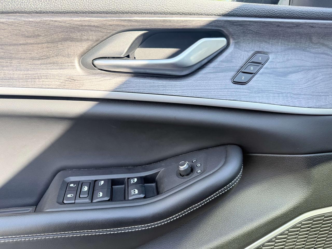 2022 Jeep Grand Cherokee Limited 4X4 - Pano Sunroof - Alpine Sound Photo