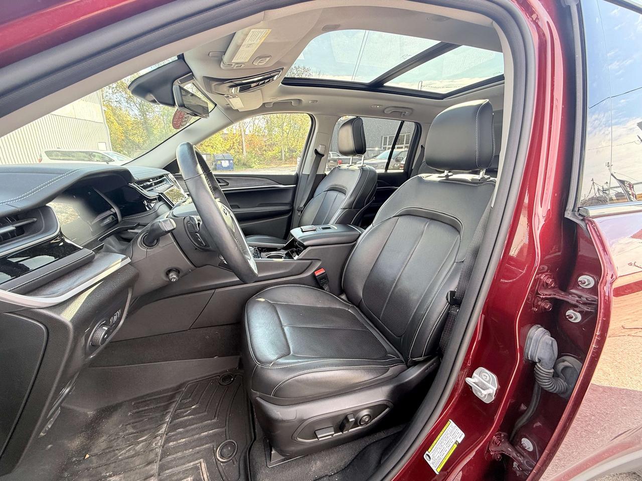 2022 Jeep Grand Cherokee Limited 4X4 - Pano Sunroof - Alpine Sound Photo
