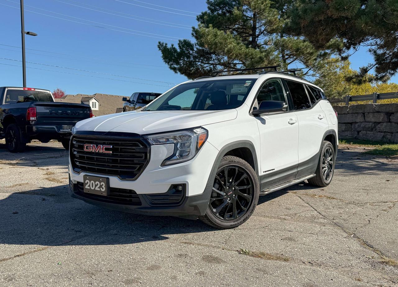 2023 GMC Terrain SLT | BLIND SPOT | SUNROOF | NAVIGATION | Photo0