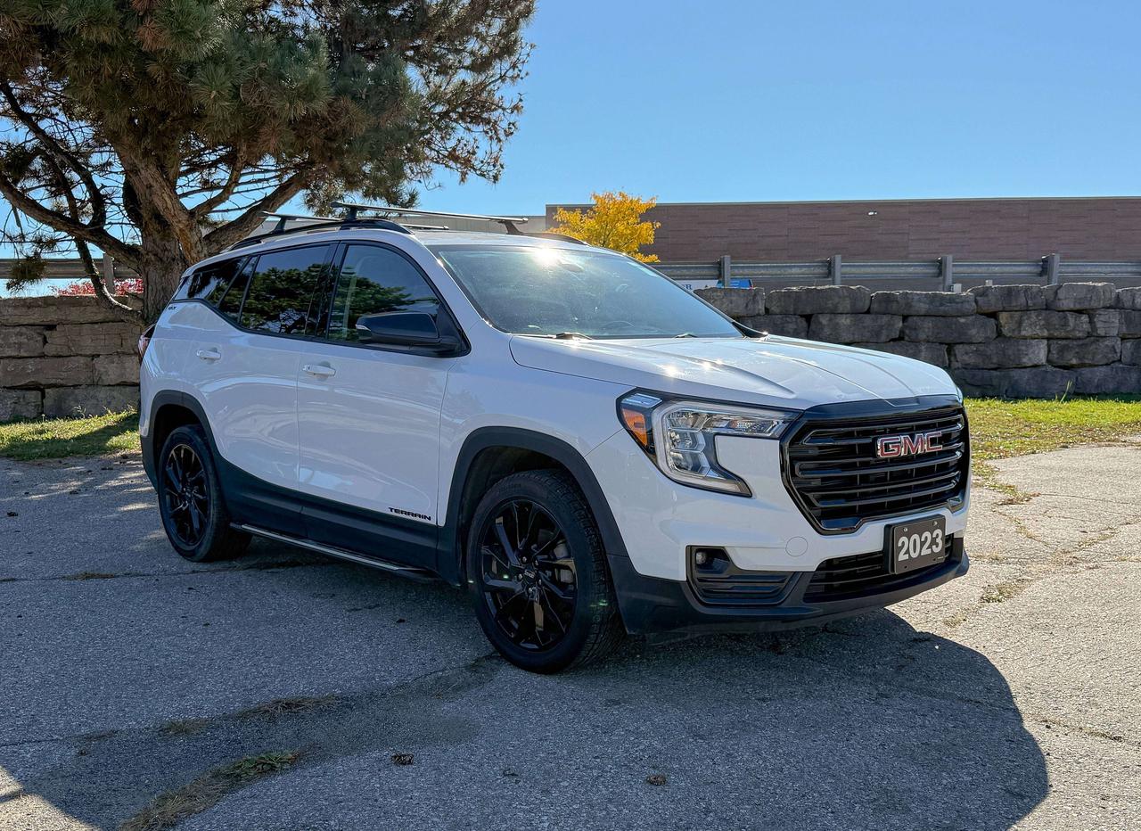 2023 GMC Terrain SLT | BLIND SPOT | SUNROOF | NAVIGATION | Photo