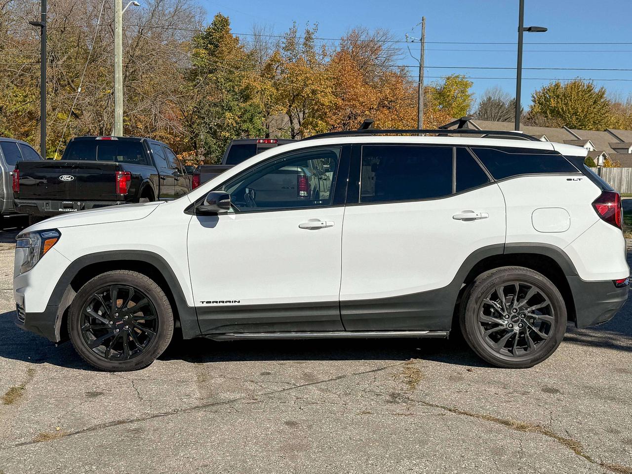 2023 GMC Terrain SLT | BLIND SPOT | SUNROOF | NAVIGATION | Photo