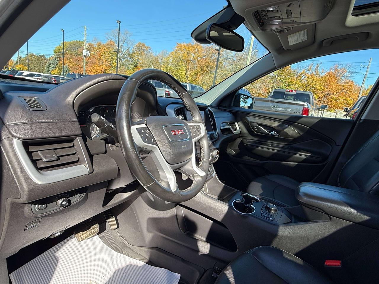 2023 GMC Terrain SLT | BLIND SPOT | SUNROOF | NAVIGATION | Photo