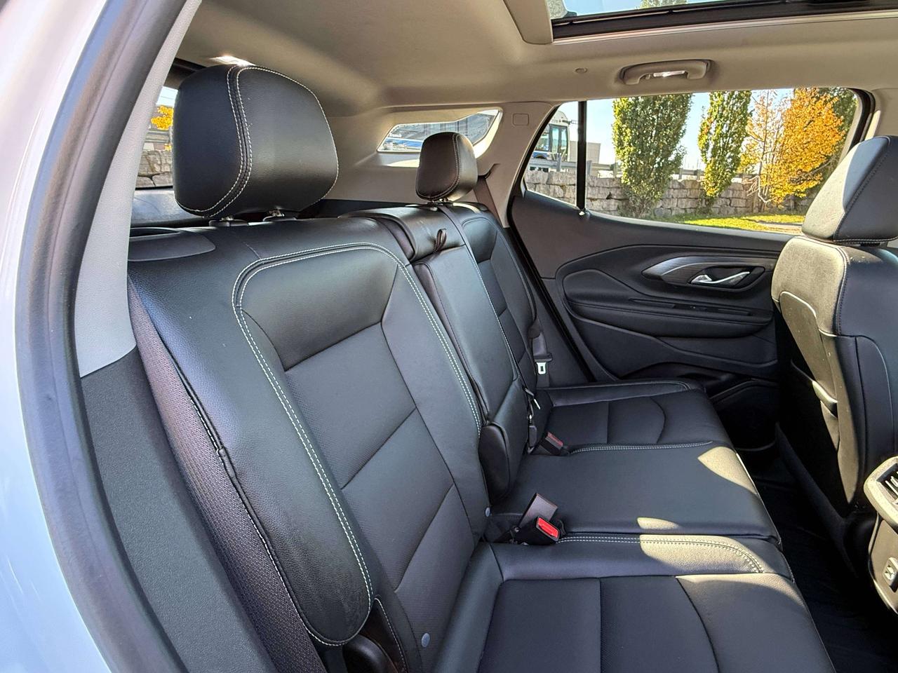 2023 GMC Terrain SLT | BLIND SPOT | SUNROOF | NAVIGATION | Photo