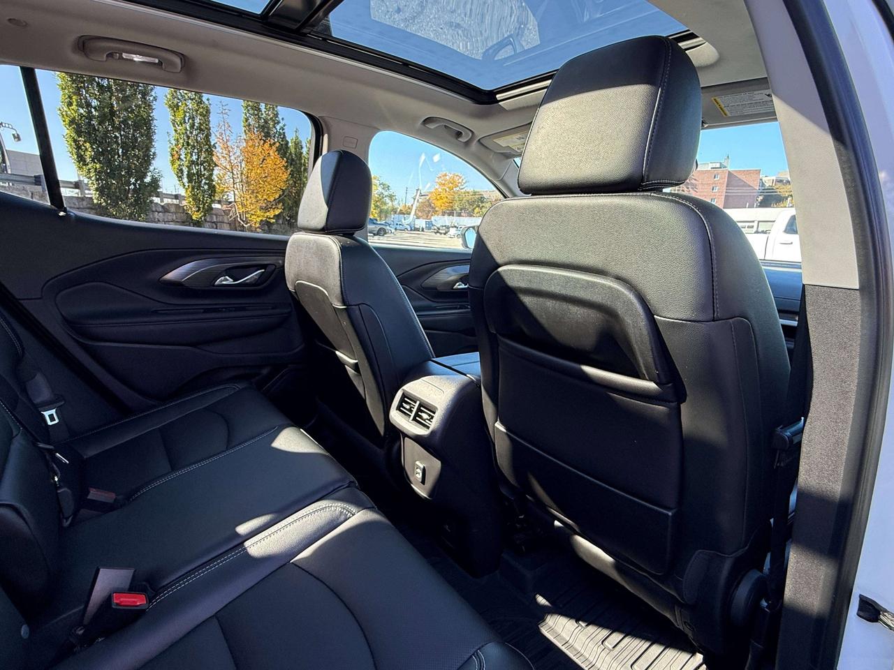 2023 GMC Terrain SLT | BLIND SPOT | SUNROOF | NAVIGATION | Photo
