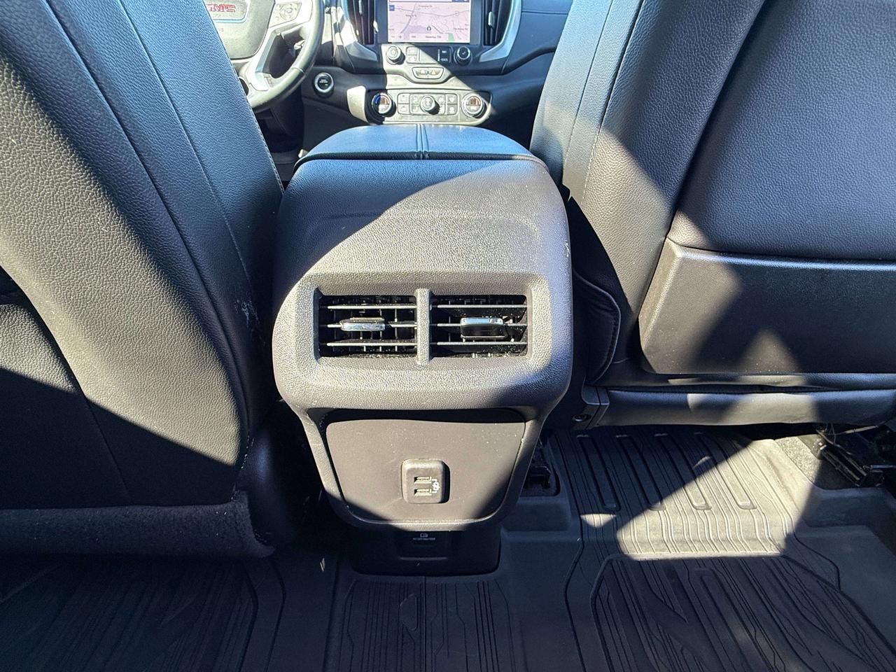 2023 GMC Terrain SLT | BLIND SPOT | SUNROOF | NAVIGATION | Photo