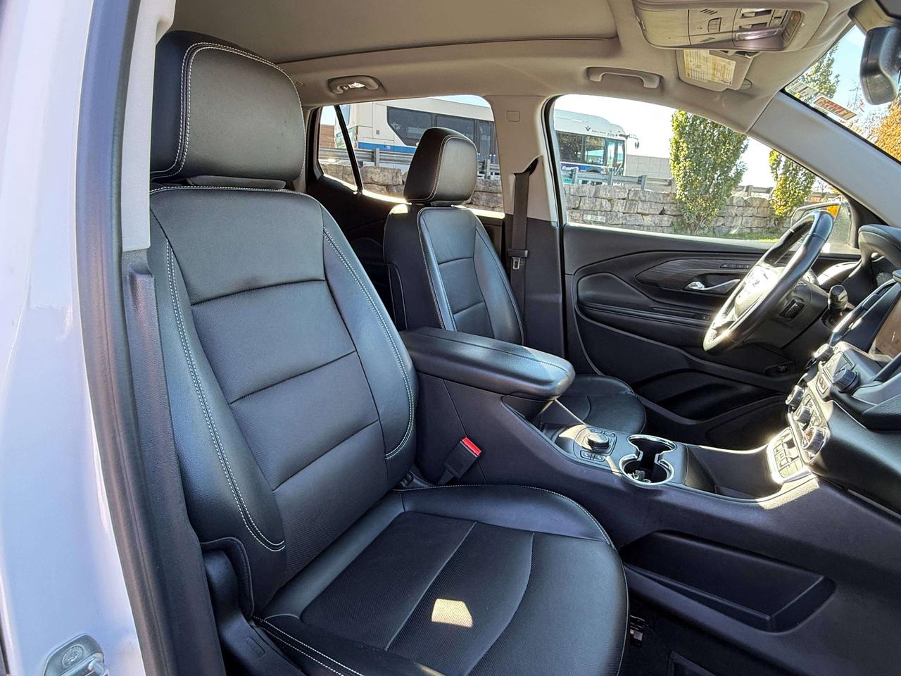 2023 GMC Terrain SLT | BLIND SPOT | SUNROOF | NAVIGATION | Photo