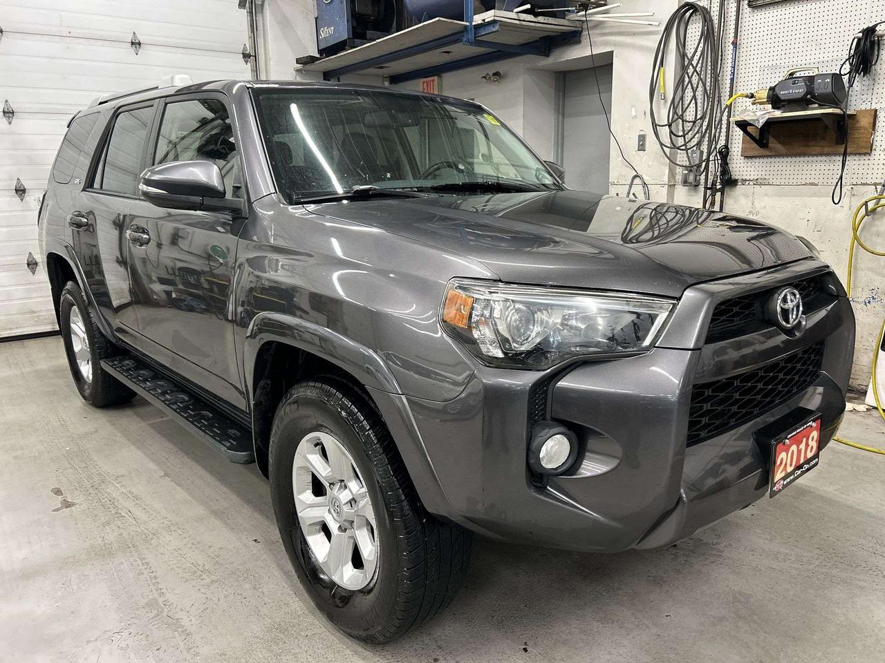 2018 Toyota 4Runner 4X4 | 7-PASS | LEATHER | SUNROOF | TOW PKG | NAV Photo0