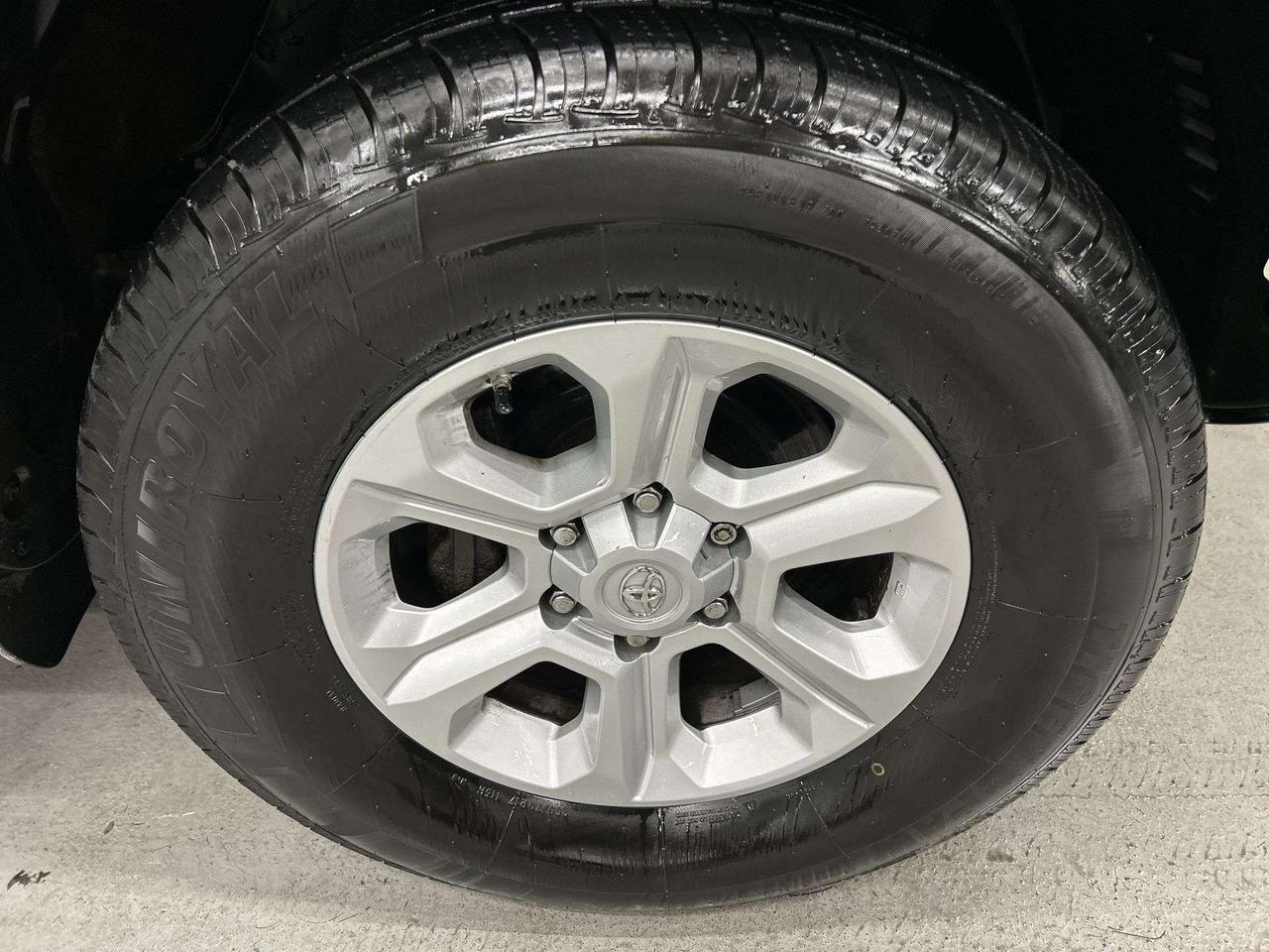 2018 Toyota 4Runner 4X4 | 7-PASS | LEATHER | SUNROOF | TOW PKG | NAV Photo