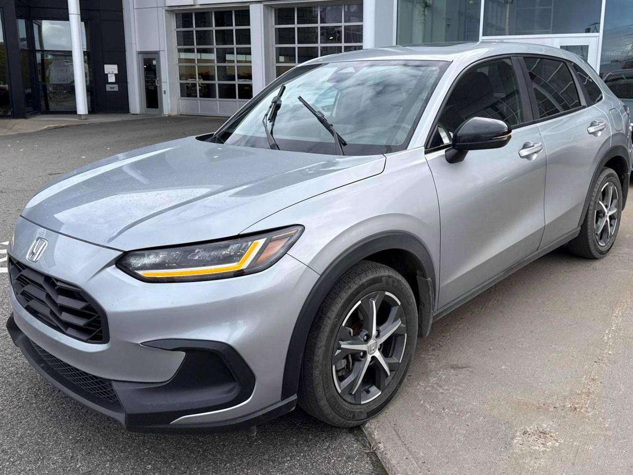 2023 Honda HR-V SPORT| CLEAN CARFAX| SUNROOF| HTD SEATS| CARPLAY Photo