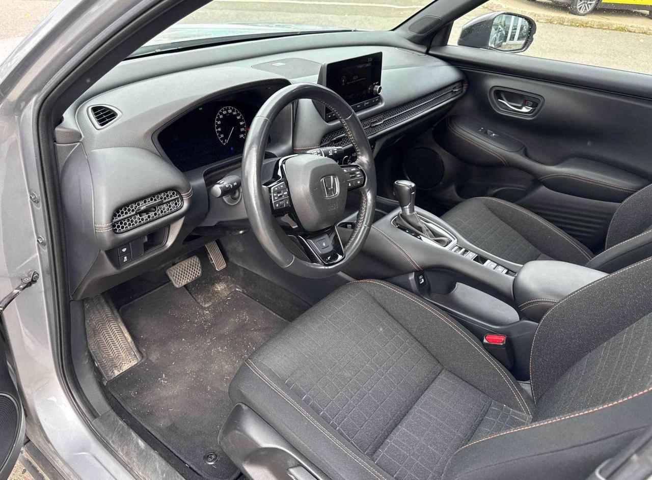 2023 Honda HR-V SPORT| CLEAN CARFAX| SUNROOF| HTD SEATS| CARPLAY Photo