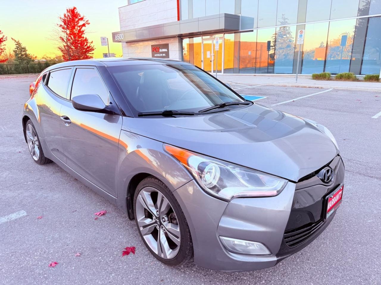 2013 Hyundai Veloster 3dr Cpe Auto w/Tech Hatchback Photo