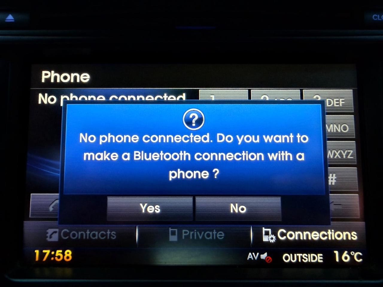 2013 Hyundai Veloster 3dr Cpe Auto w/Tech Hatchback Photo