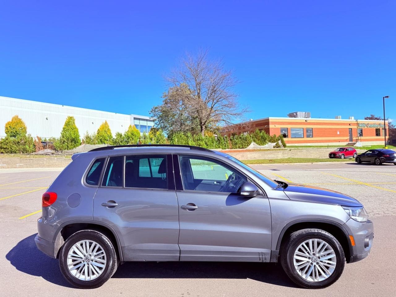 2016 Volkswagen Tiguan 4MOTION 4dr Auto Photo
