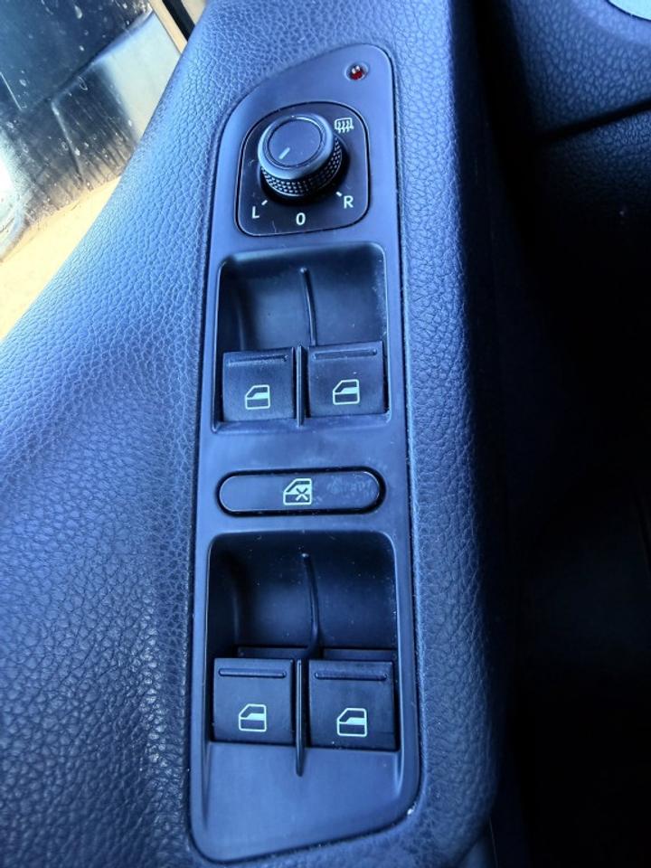 2016 Volkswagen Tiguan 4MOTION 4dr Auto Photo