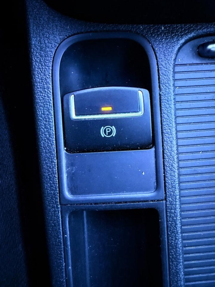 2013 Volkswagen Tiguan 4dr Automatic Comfortline 4Motion Photo