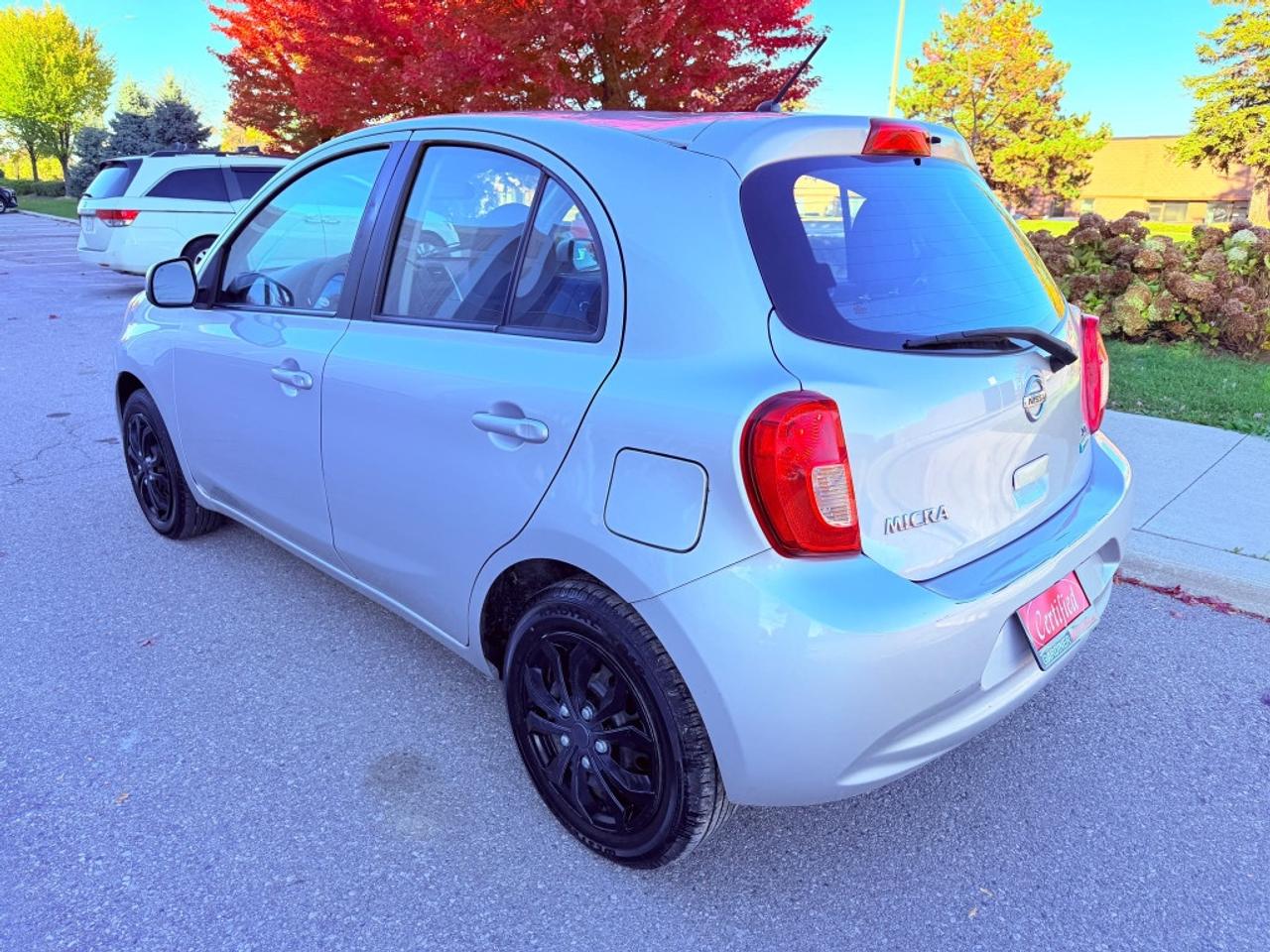 2015 Nissan Micra 4dr HB FWD, 1.6L 4cyl Photo