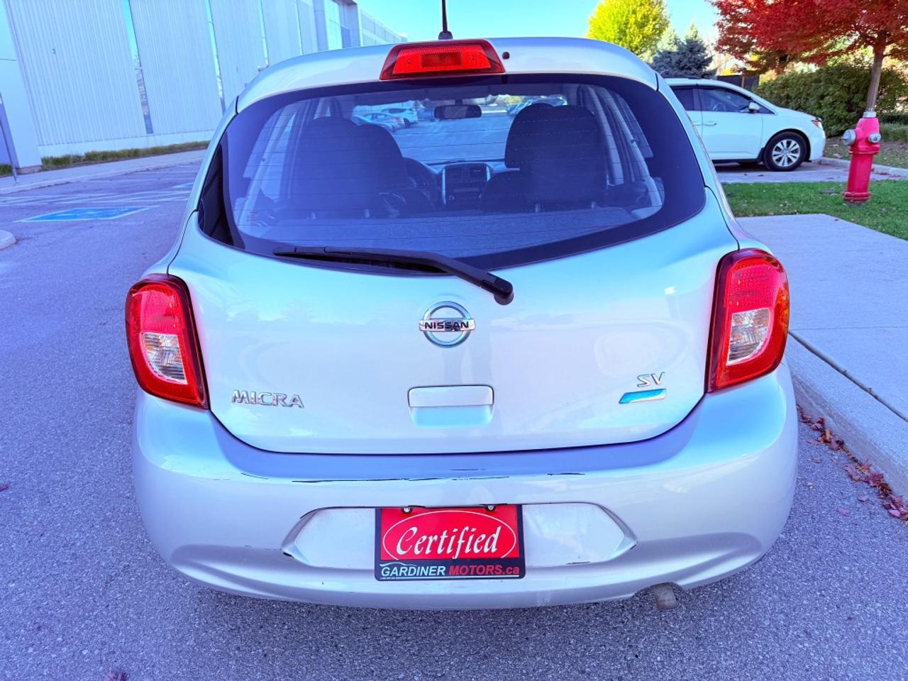 2015 Nissan Micra 4dr HB FWD, 1.6L 4cyl Photo