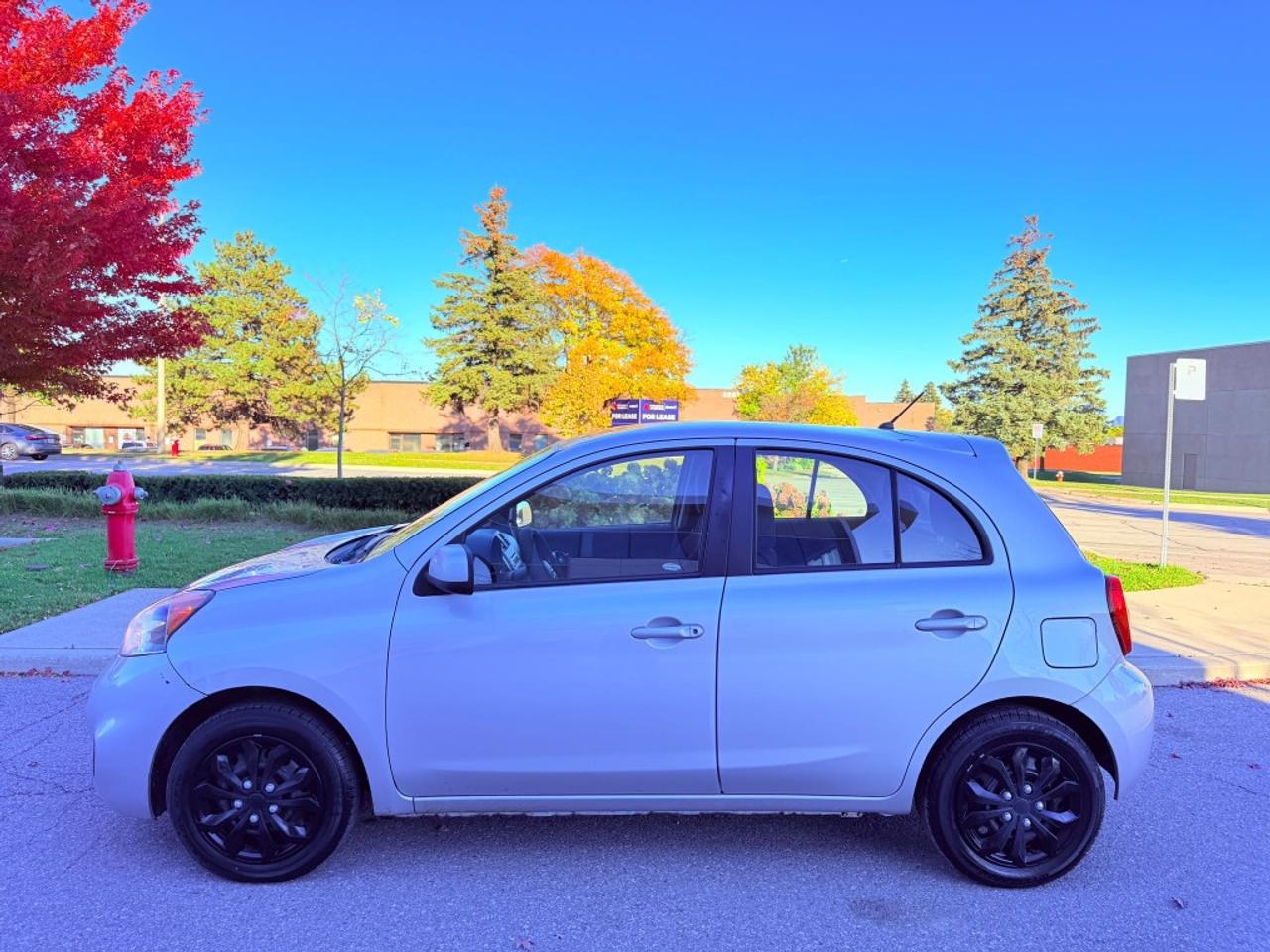 2015 Nissan Micra 4dr HB FWD, 1.6L 4cyl Photo