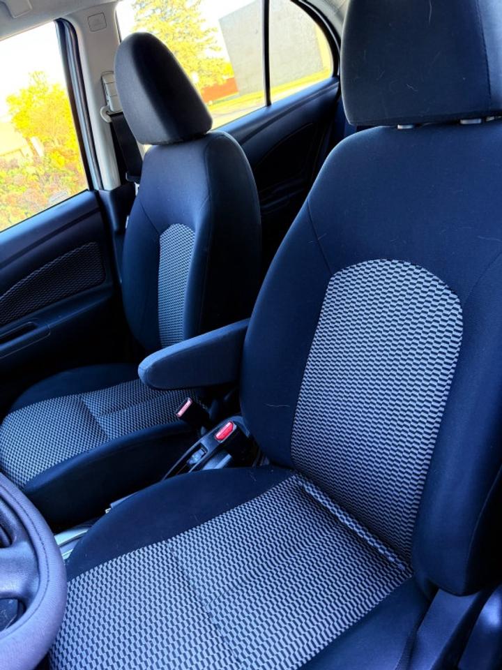 2015 Nissan Micra 4dr HB FWD, 1.6L 4cyl Photo