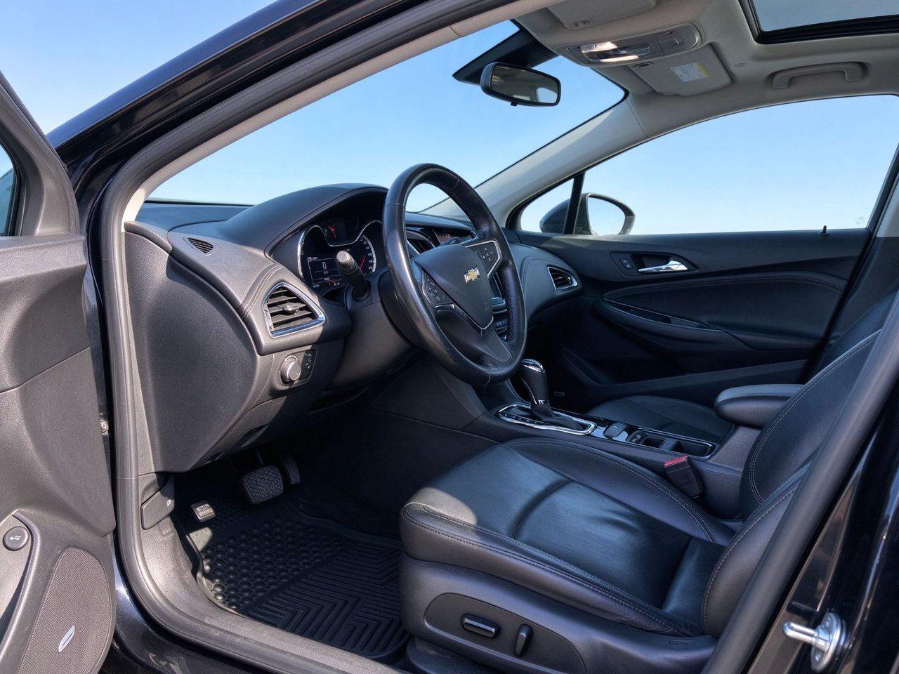 2017 Chevrolet Cruze Premier Photo
