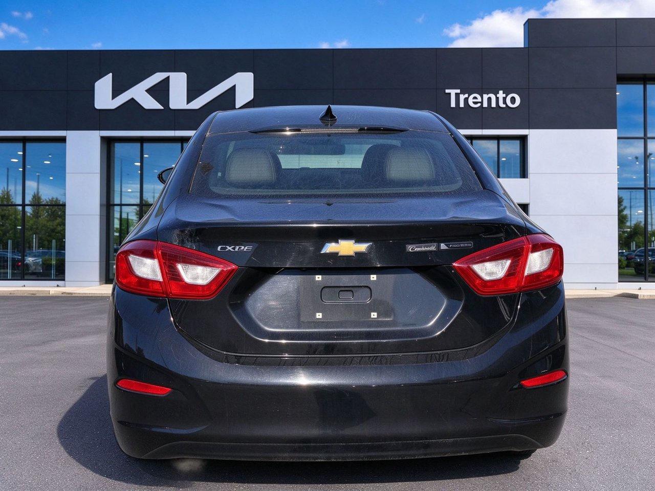 2017 Chevrolet Cruze Premier Photo