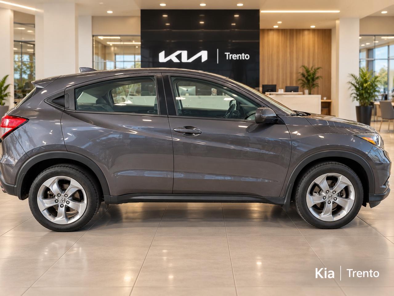 2018 Honda HR-V LX Photo3