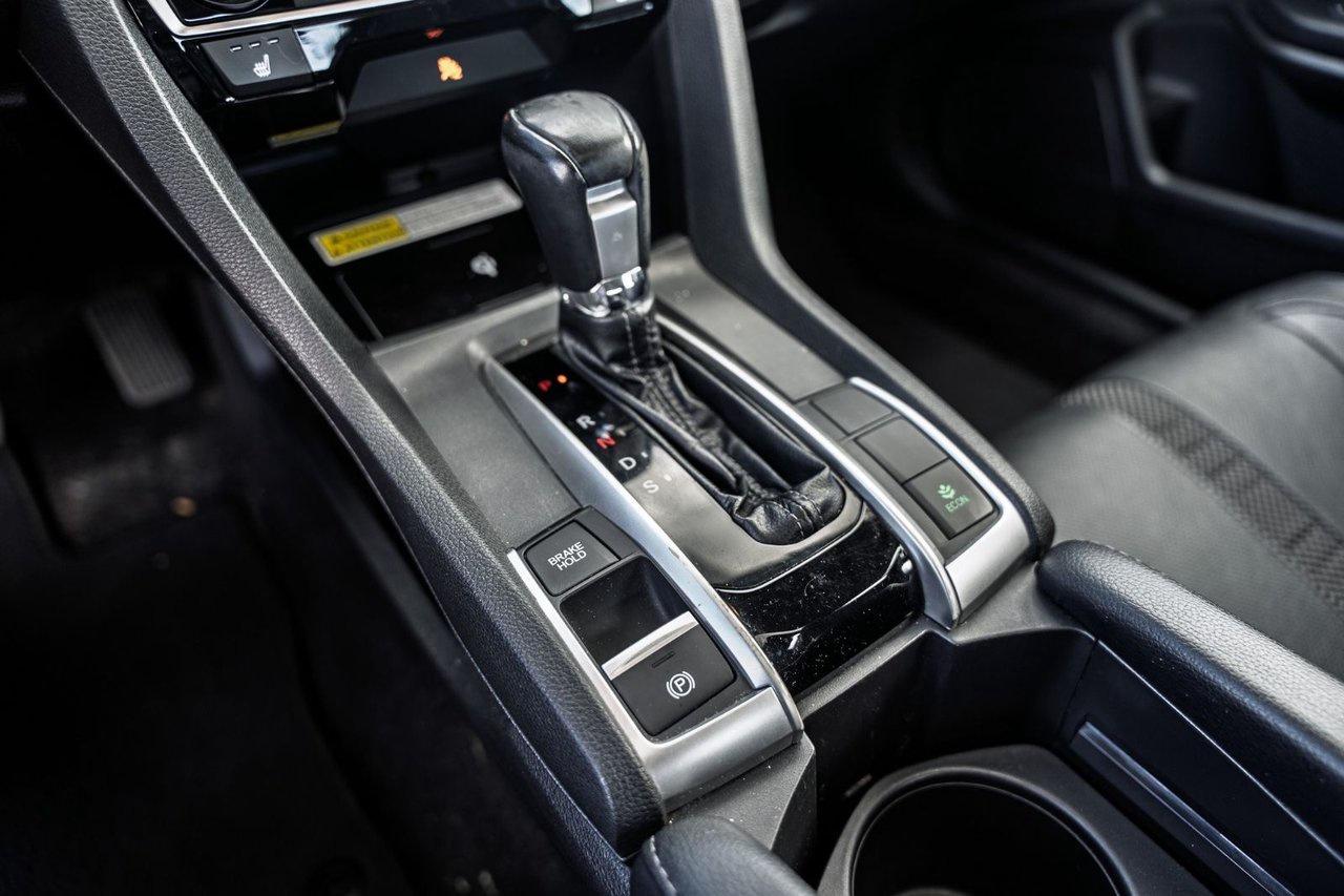 2020 Honda Civic Sedan Touring Photo