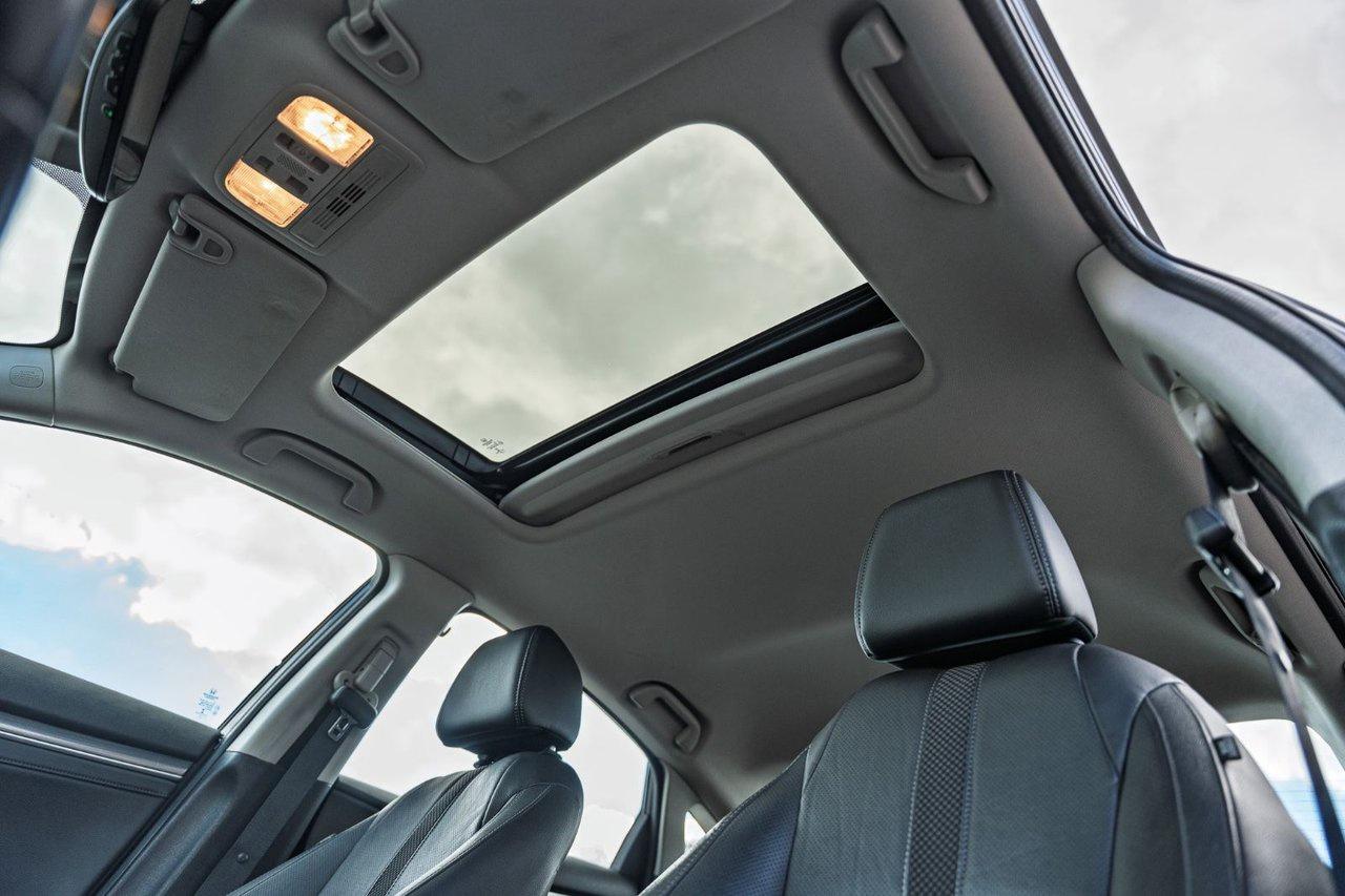 2020 Honda Civic Sedan Touring Photo