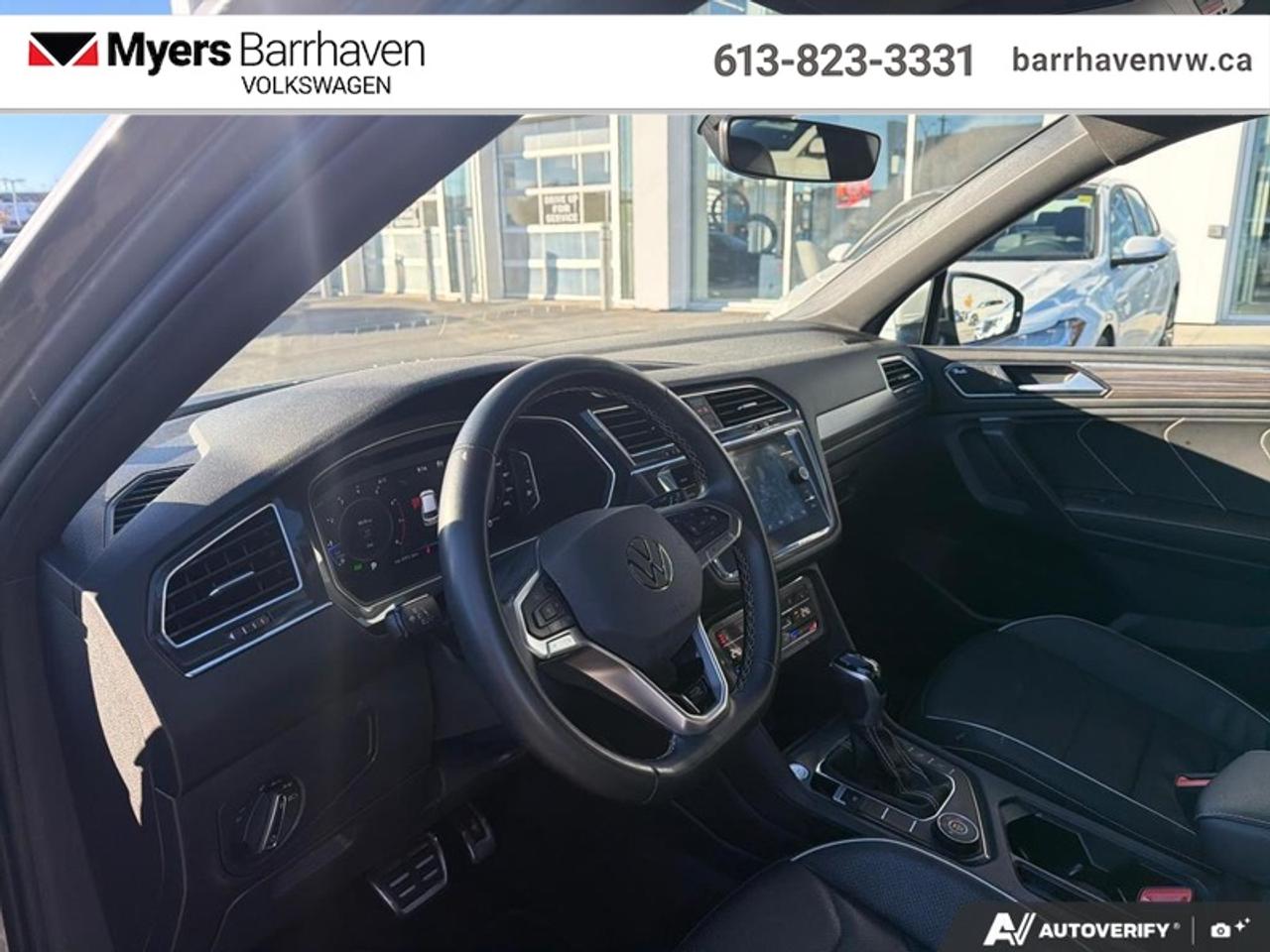 2023 Volkswagen Tiguan Highline R-Line  - Leather Seats Photo