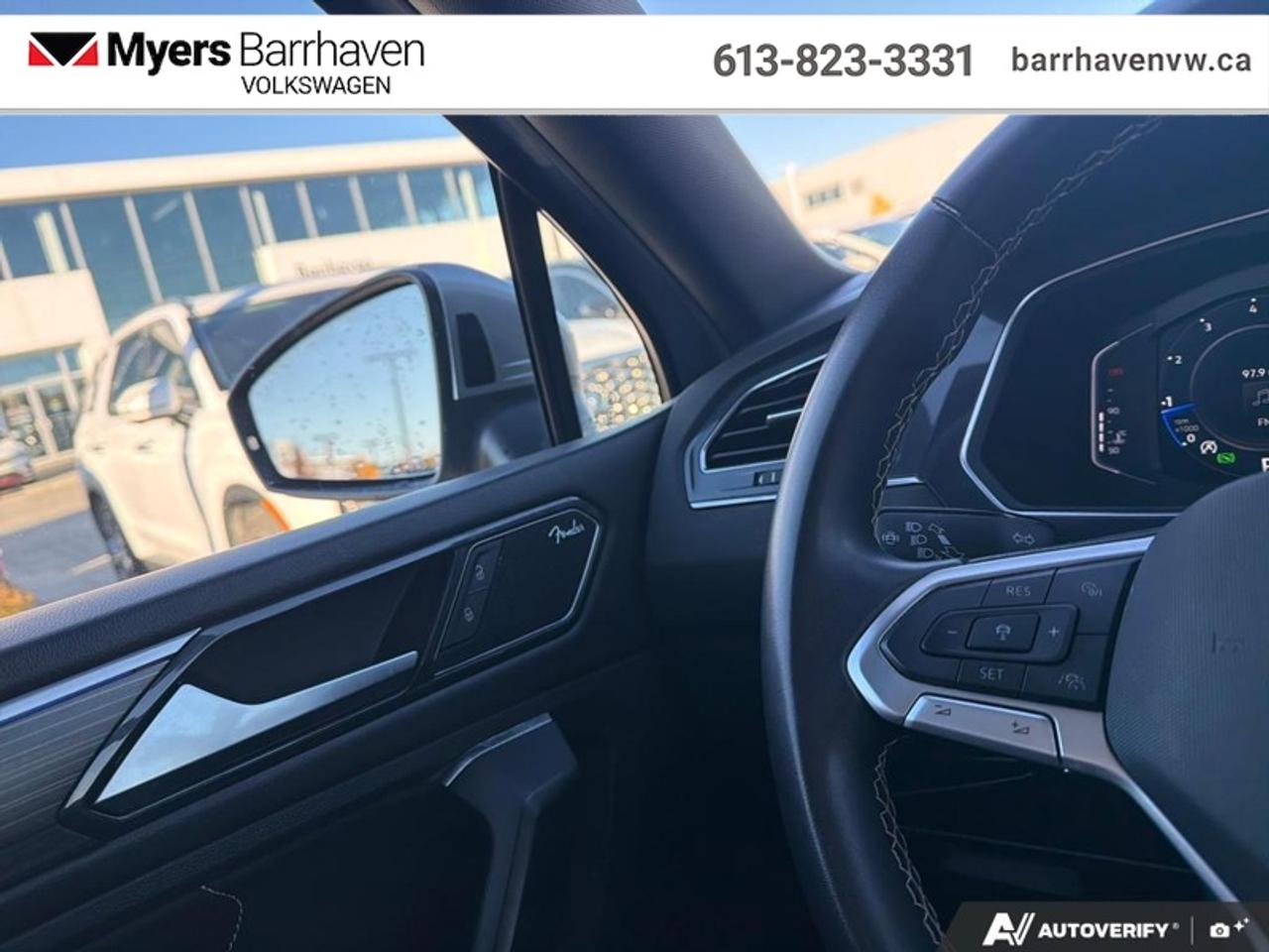 2023 Volkswagen Tiguan Highline R-Line  - Leather Seats Photo
