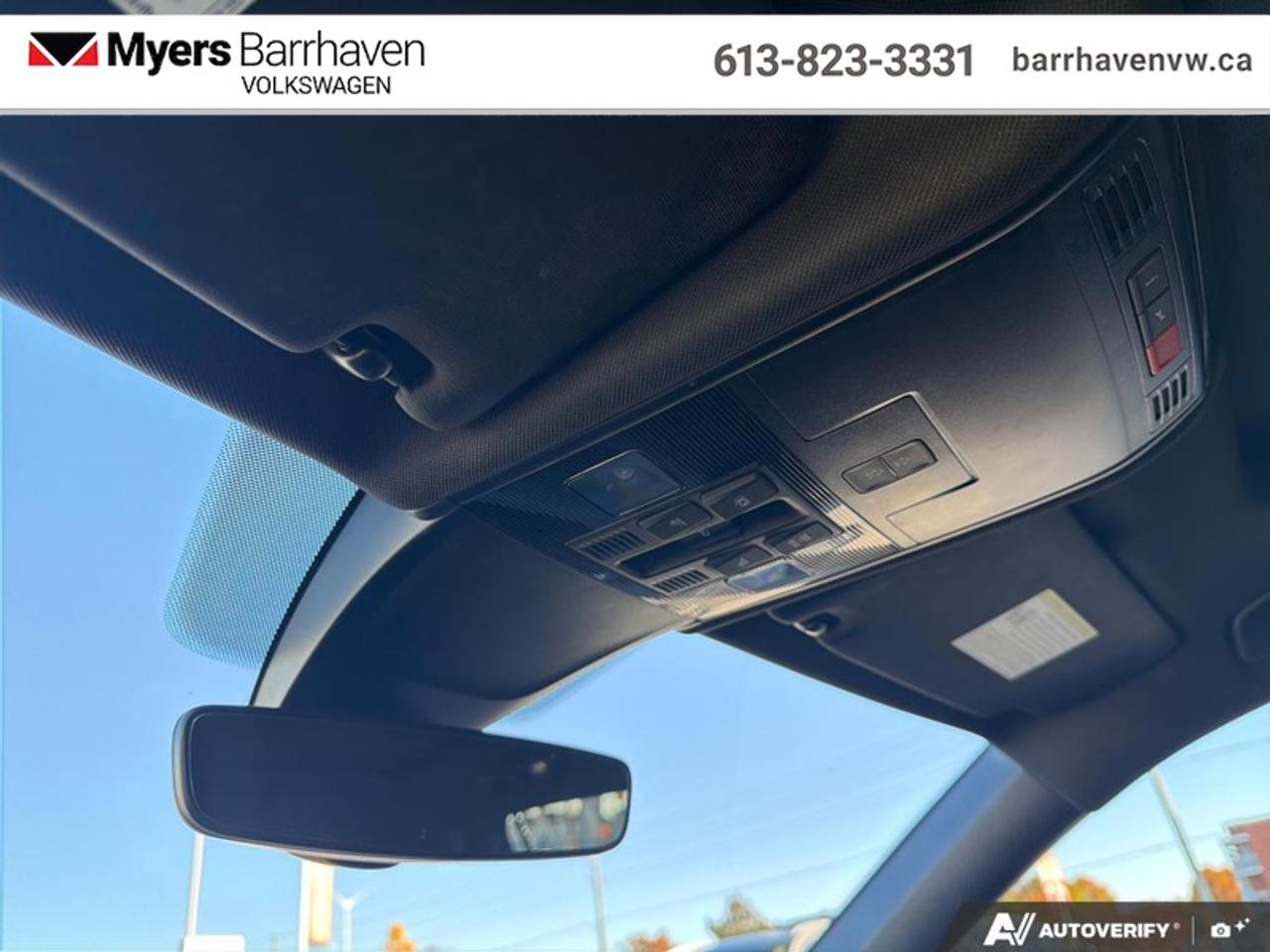 2023 Volkswagen Tiguan Highline R-Line  - Leather Seats Photo