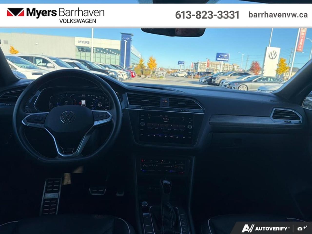 2023 Volkswagen Tiguan Highline R-Line  - Leather Seats Photo