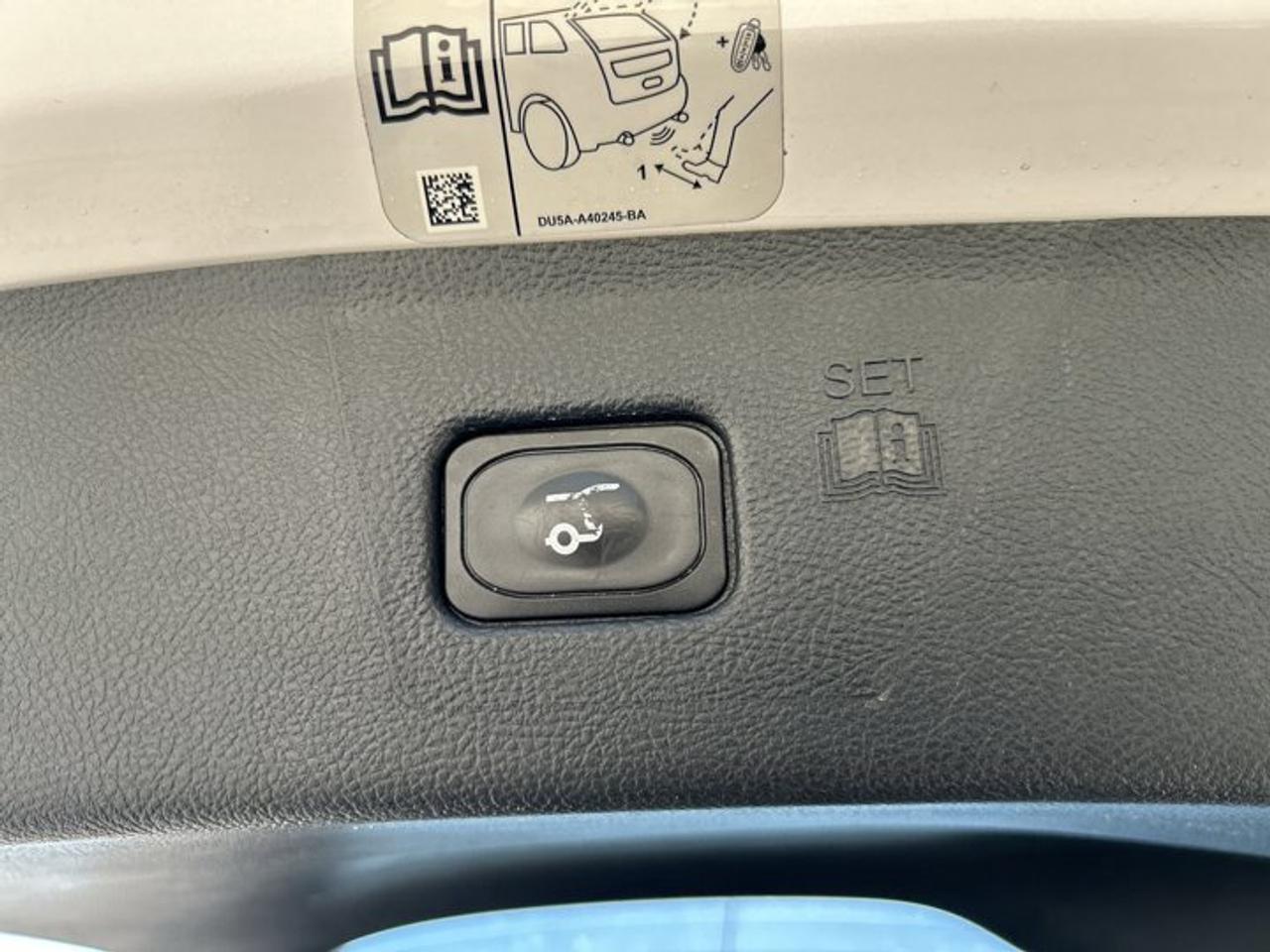 2019 Ford Edge Titanium AWD | Pano. Roof | Leather Seats | Heated Steering Wheel Photo