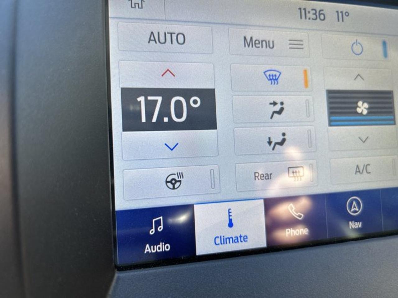 2019 Ford Edge Titanium AWD | Pano. Roof | Leather Seats | Heated Steering Wheel Photo