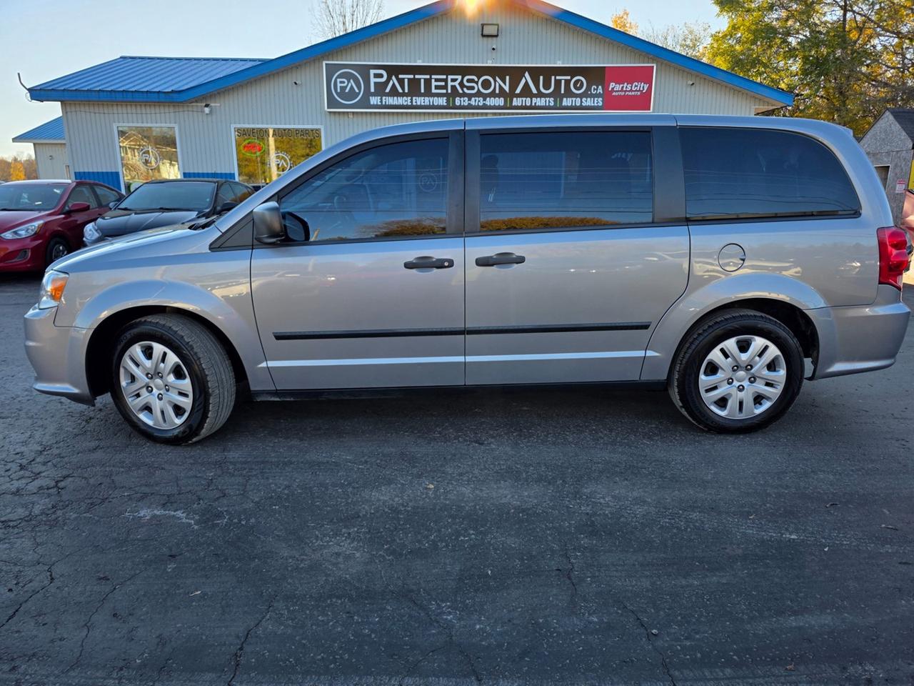 2015 Dodge Grand Caravan SE Photo