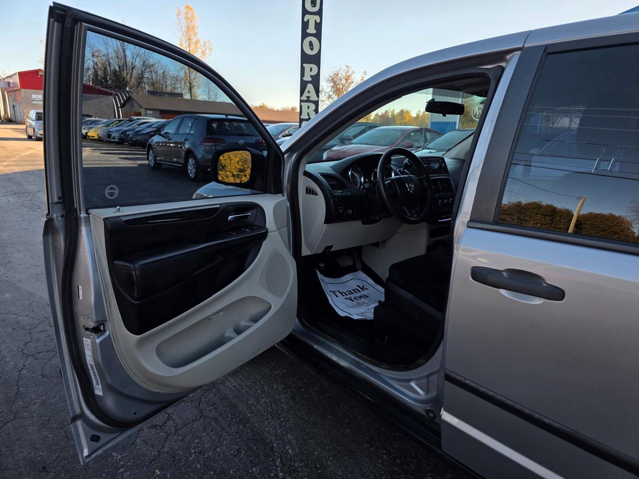 2015 Dodge Grand Caravan SE Photo