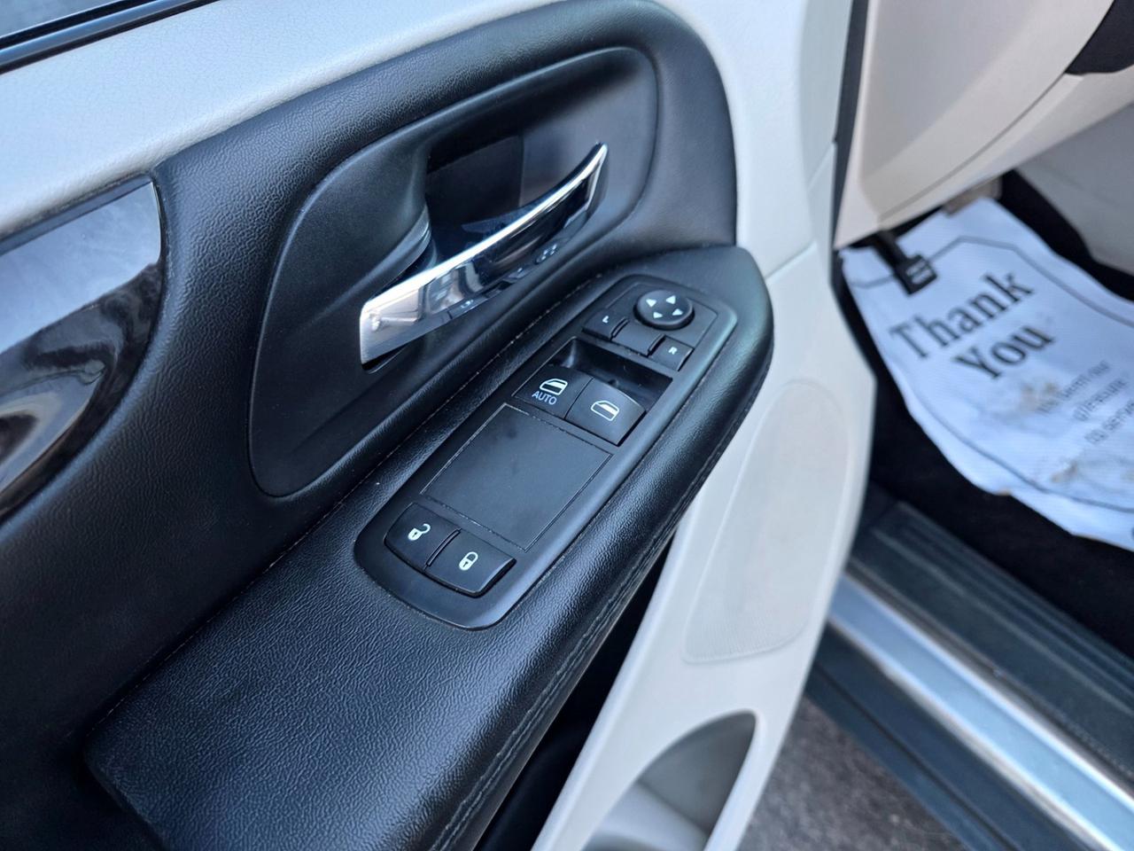 2015 Dodge Grand Caravan SE Photo