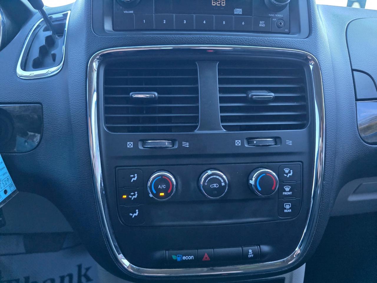 2015 Dodge Grand Caravan SE Photo