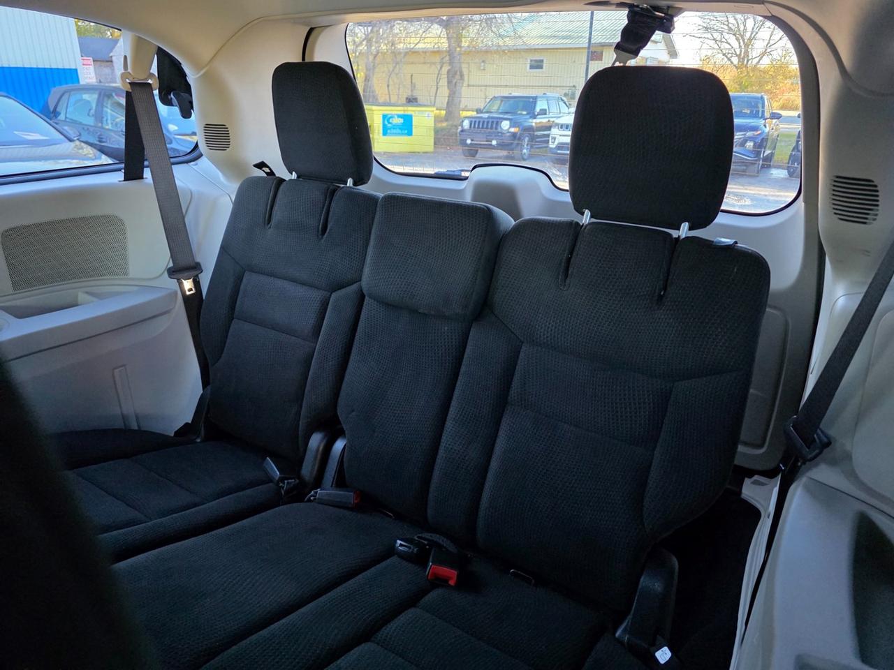 2015 Dodge Grand Caravan SE Photo