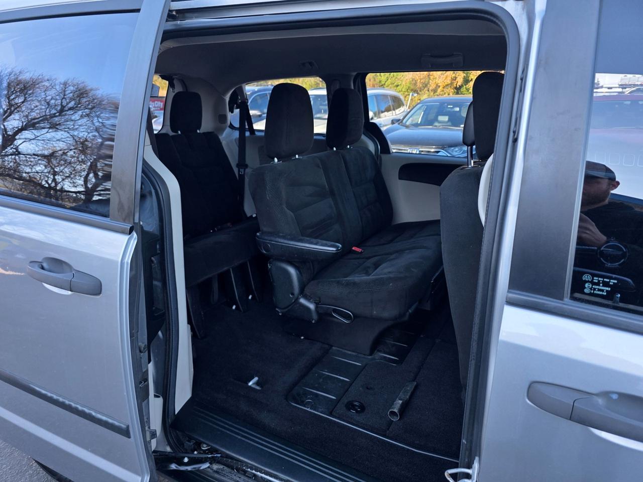 2015 Dodge Grand Caravan SE Photo