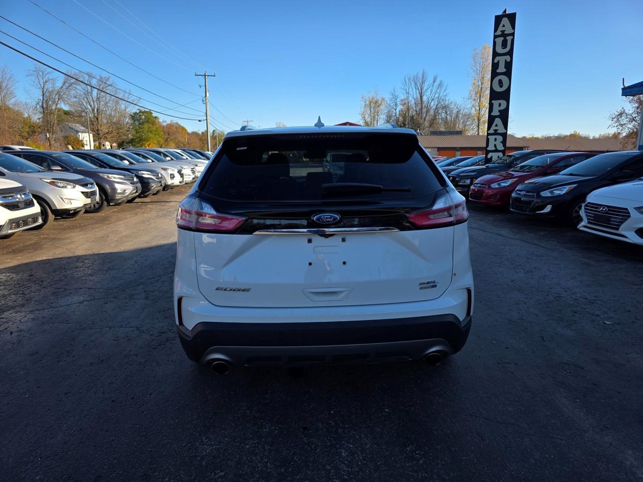 2019 Ford Edge SEL AWD Photo