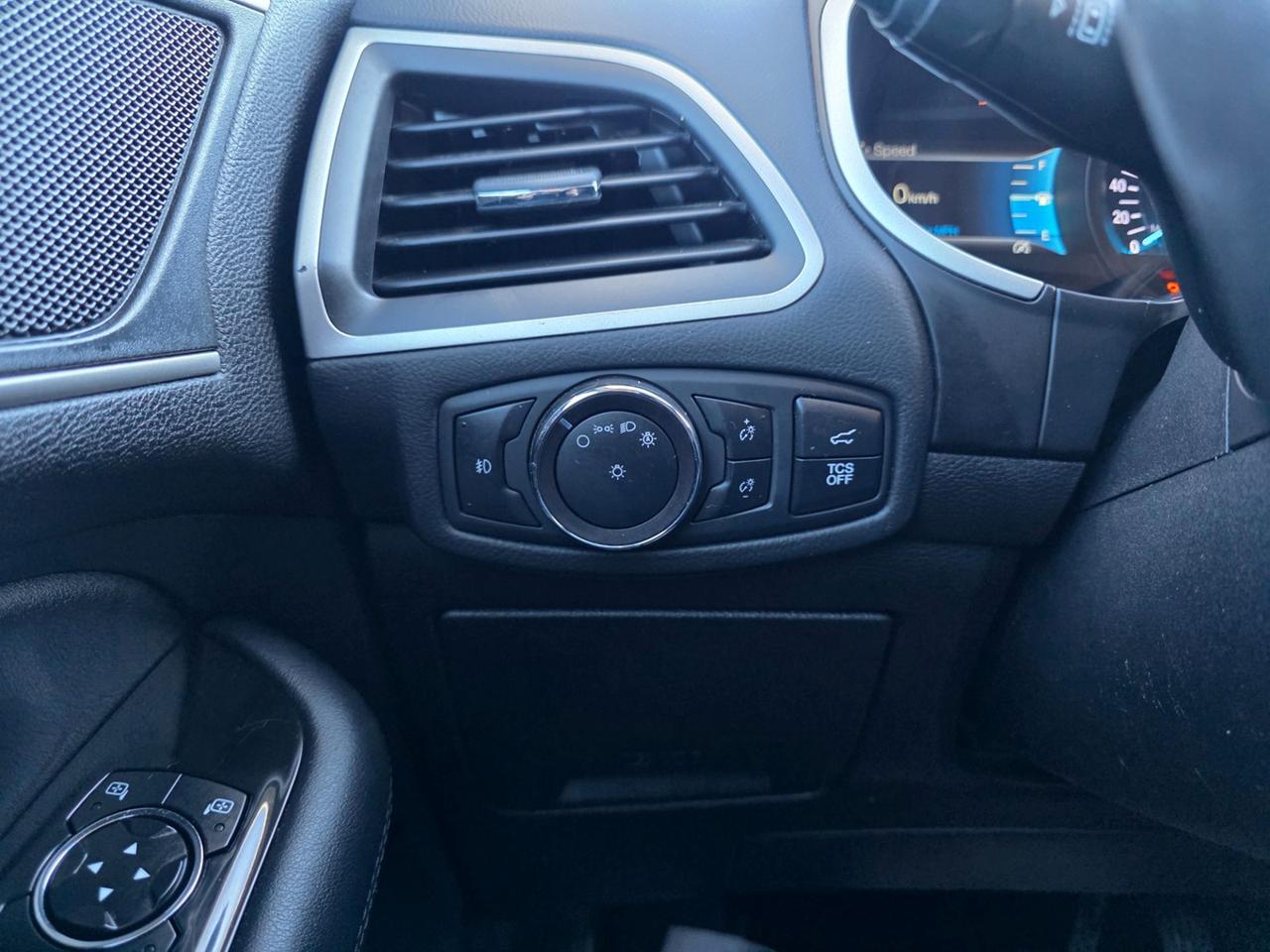 2019 Ford Edge SEL AWD Photo