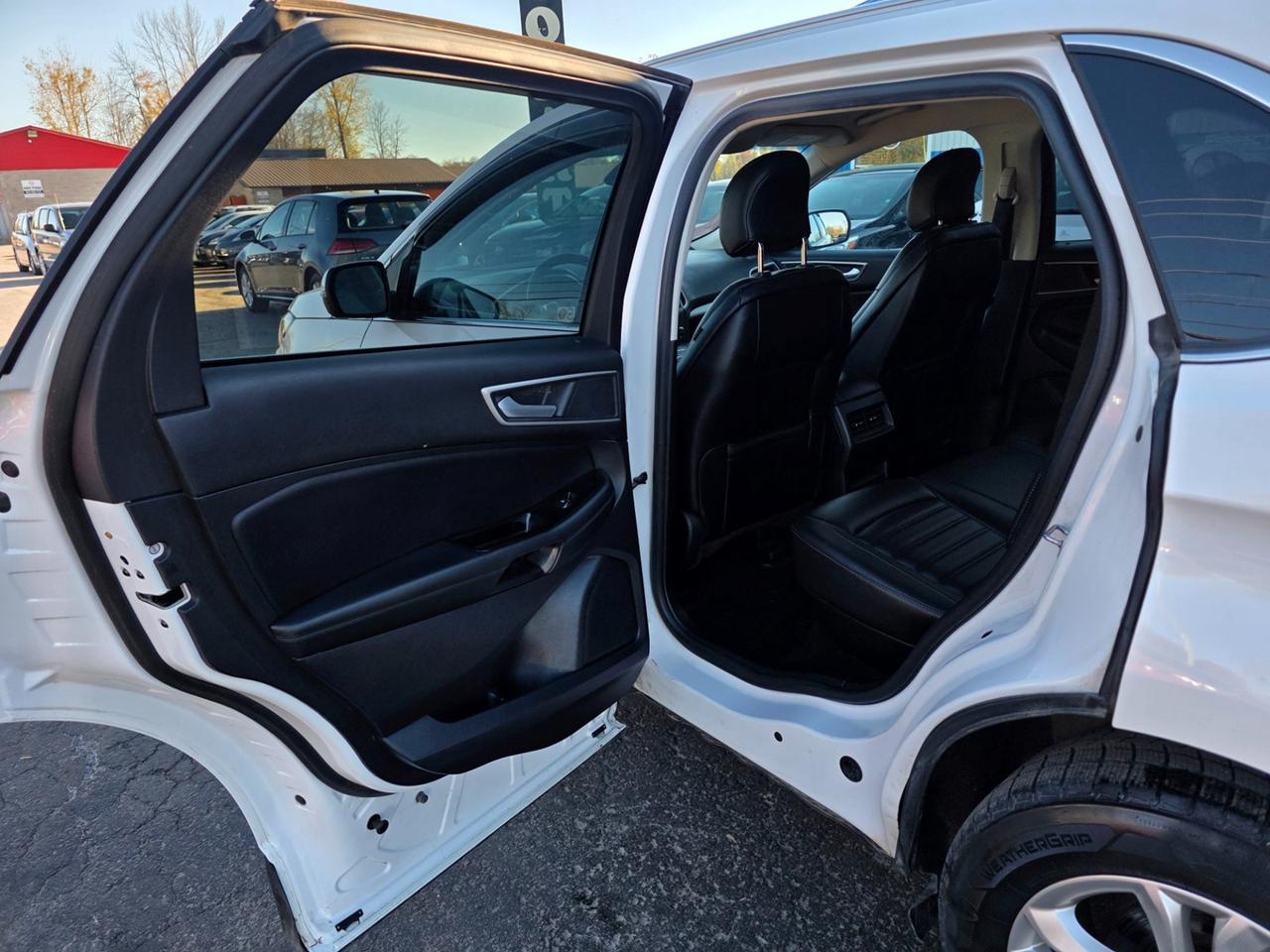 2019 Ford Edge SEL AWD Photo