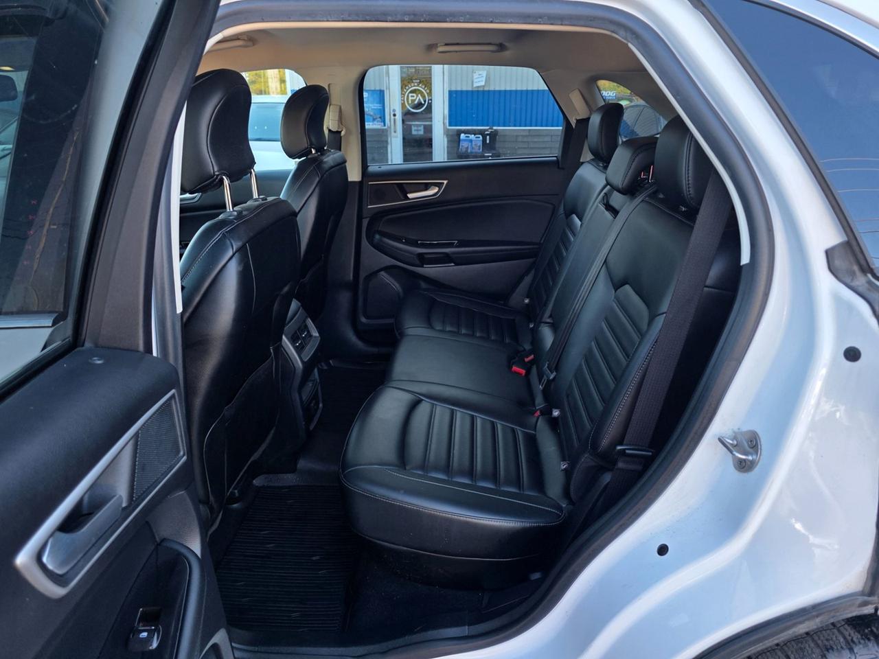 2019 Ford Edge SEL AWD Photo