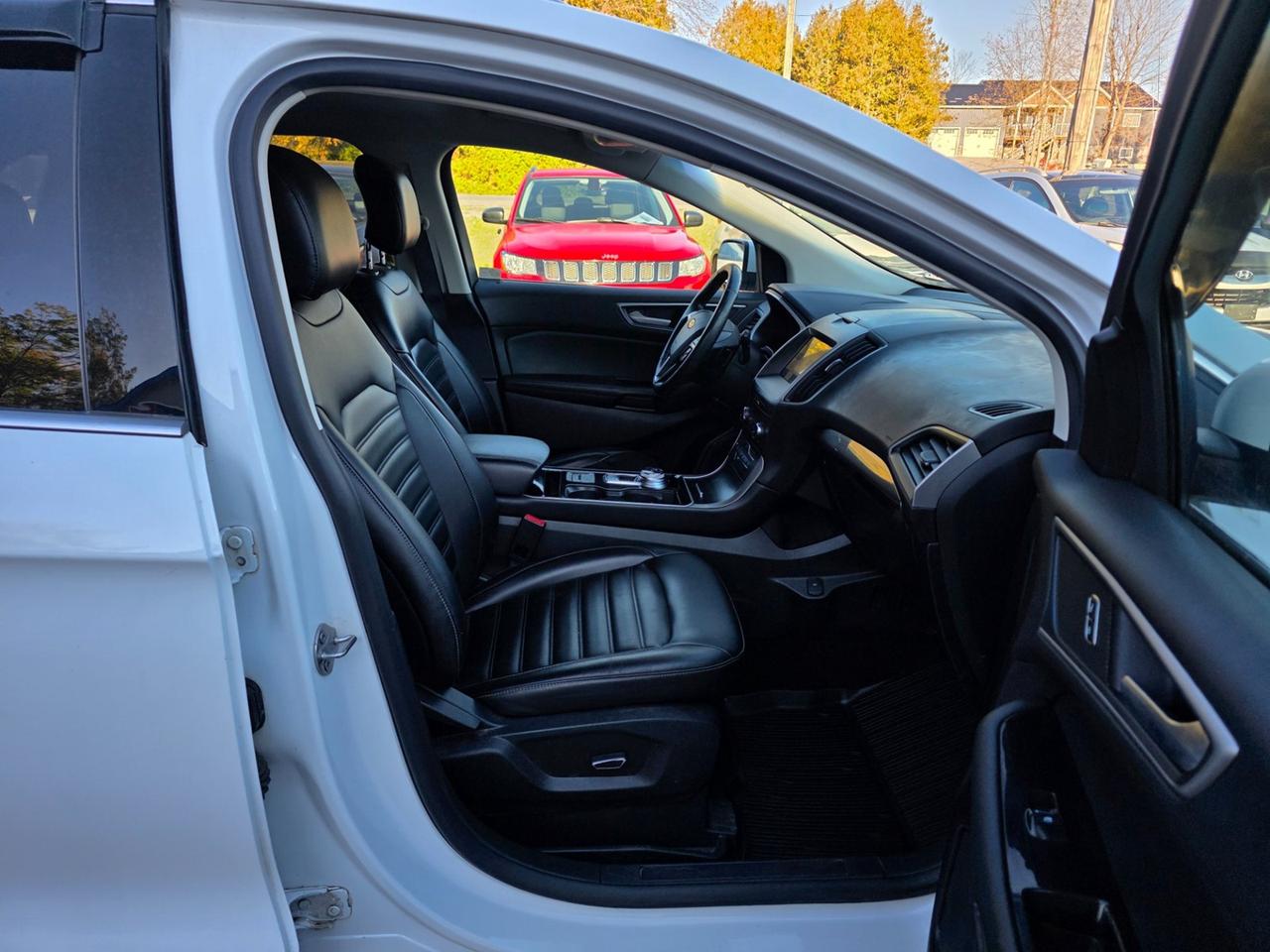 2019 Ford Edge SEL AWD Photo